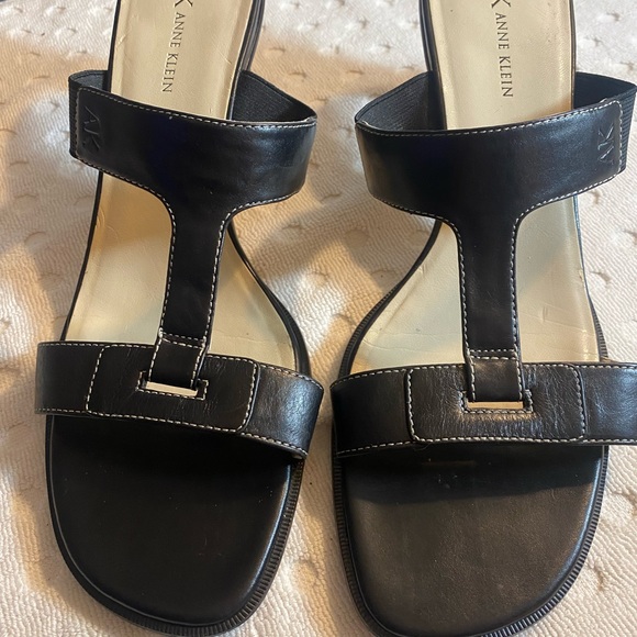 ANNE KLIEN Black T-Strap Mule - Picture 2 of 16